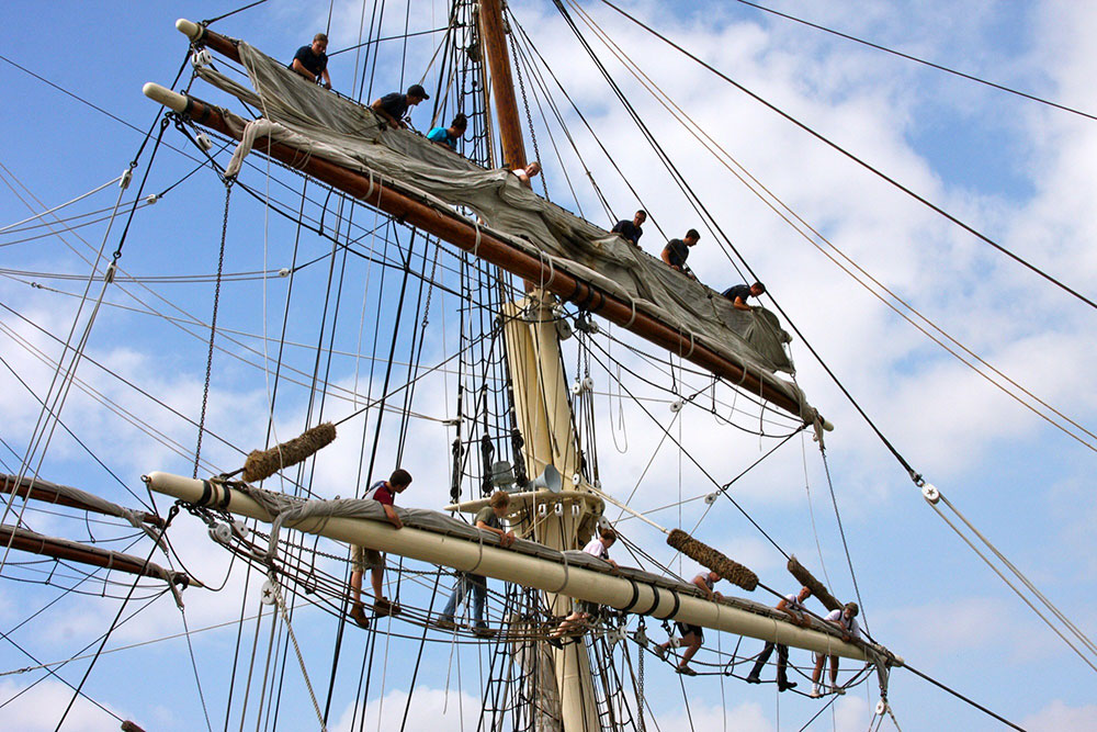 College of Marine Science and Maritime Studies students on sails